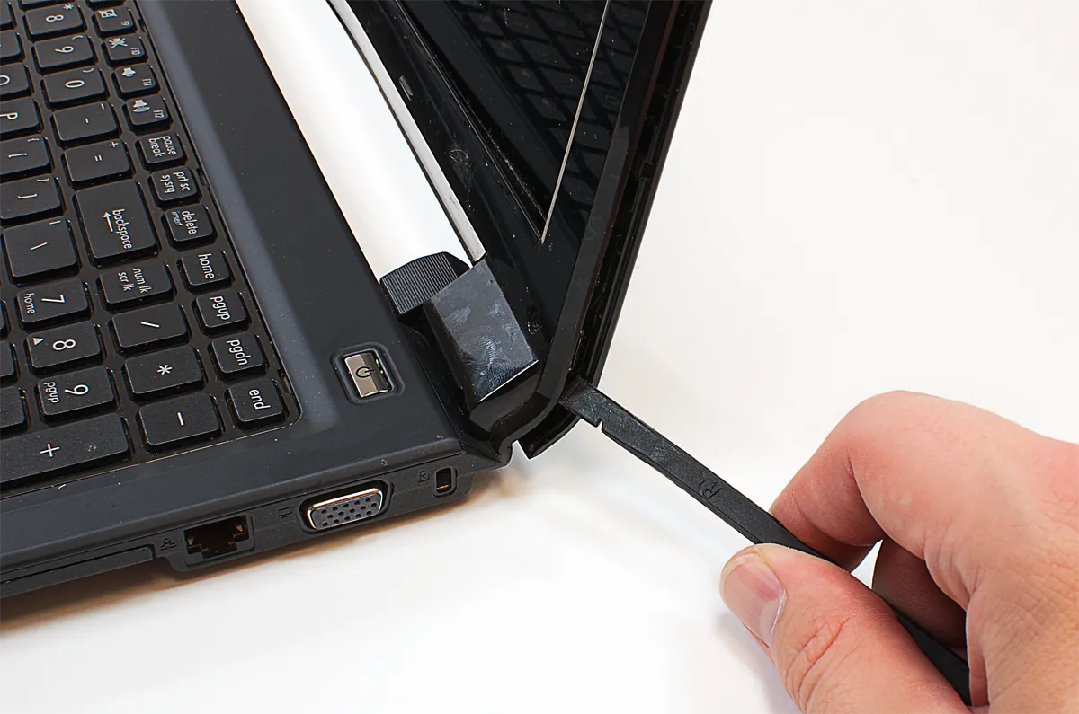 Exper Laptop Kasa Çerçeve Sökümü Ekran Değişimi
