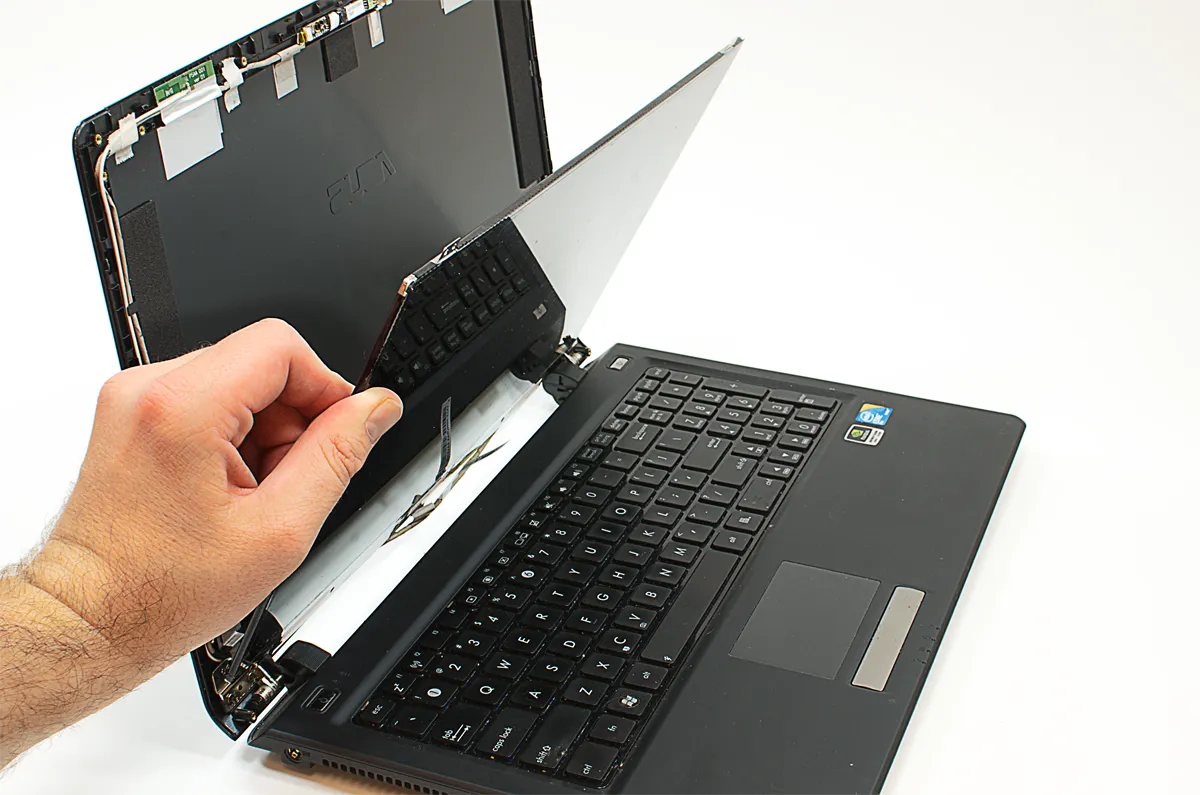 Exper Laptop Panel Montajı ve Ekran Değişimi
