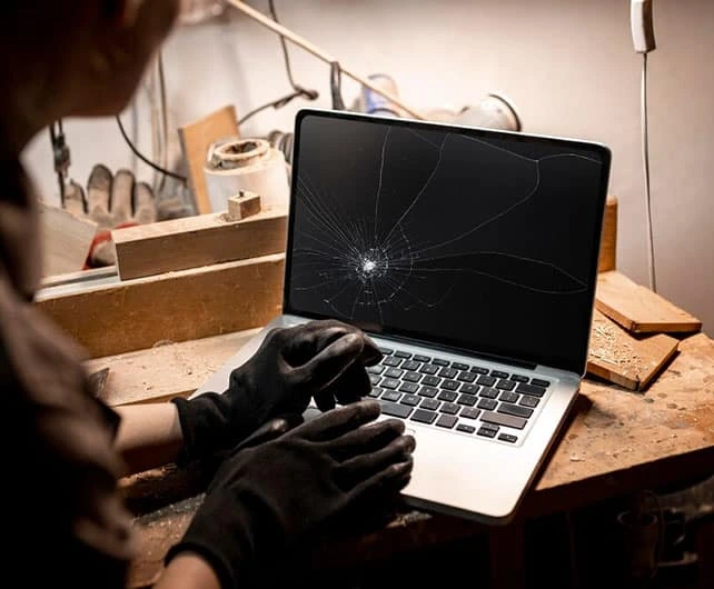 Kırık laptop ekranı örnek çalışma