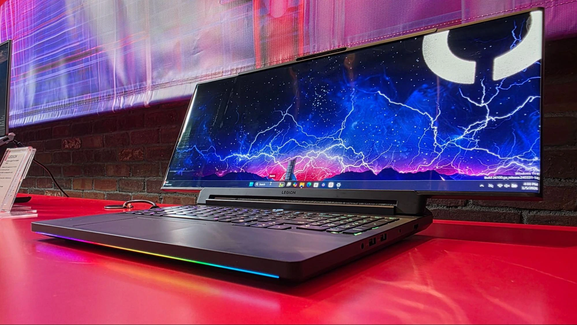 Lenovo Laptop Ekran Değişimi ve Tamiri - Perpa Ticaret Merkezi