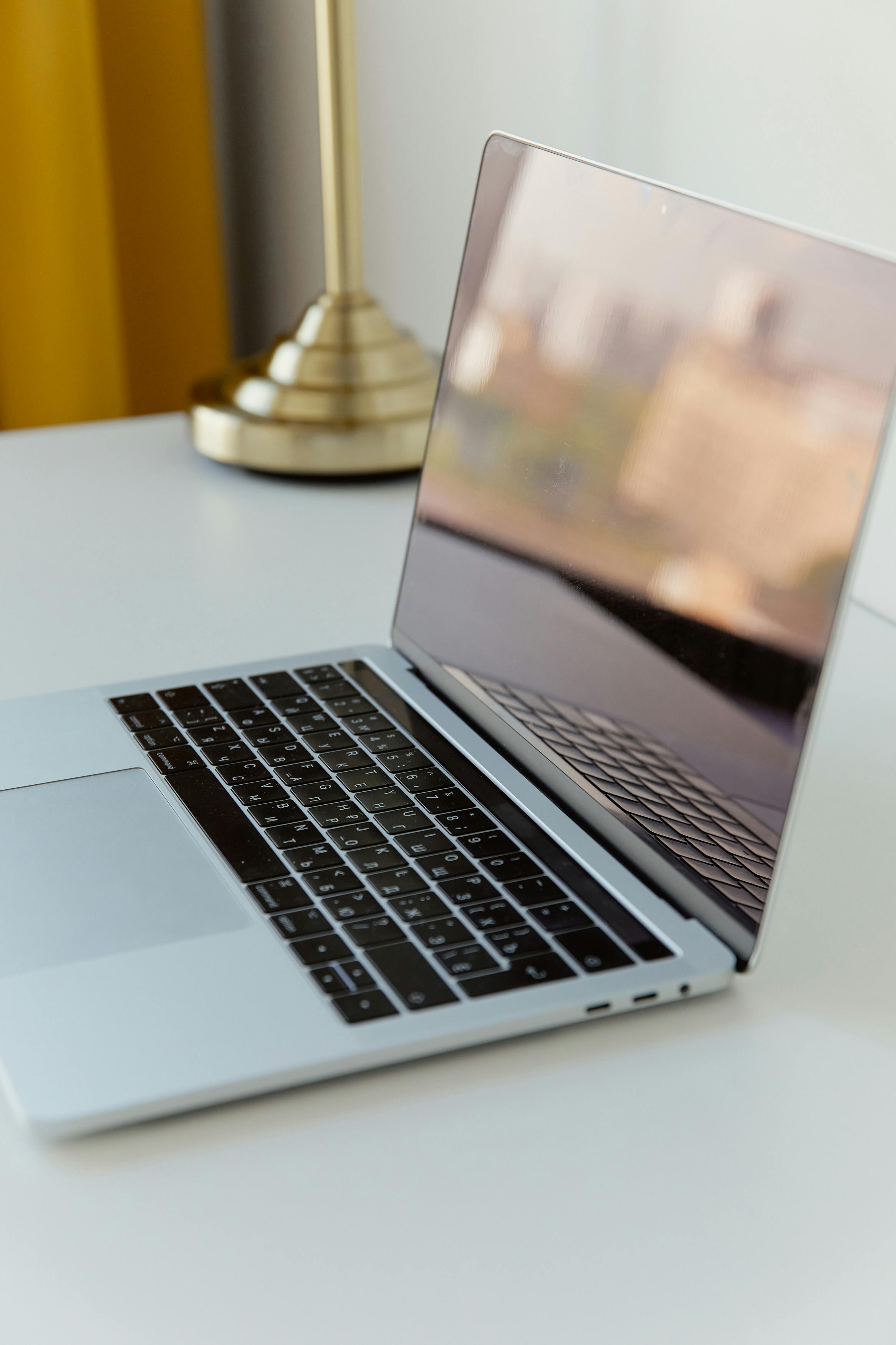 MacBook Retina Ekran Değişimi İstanbul - Apple Uzmanı