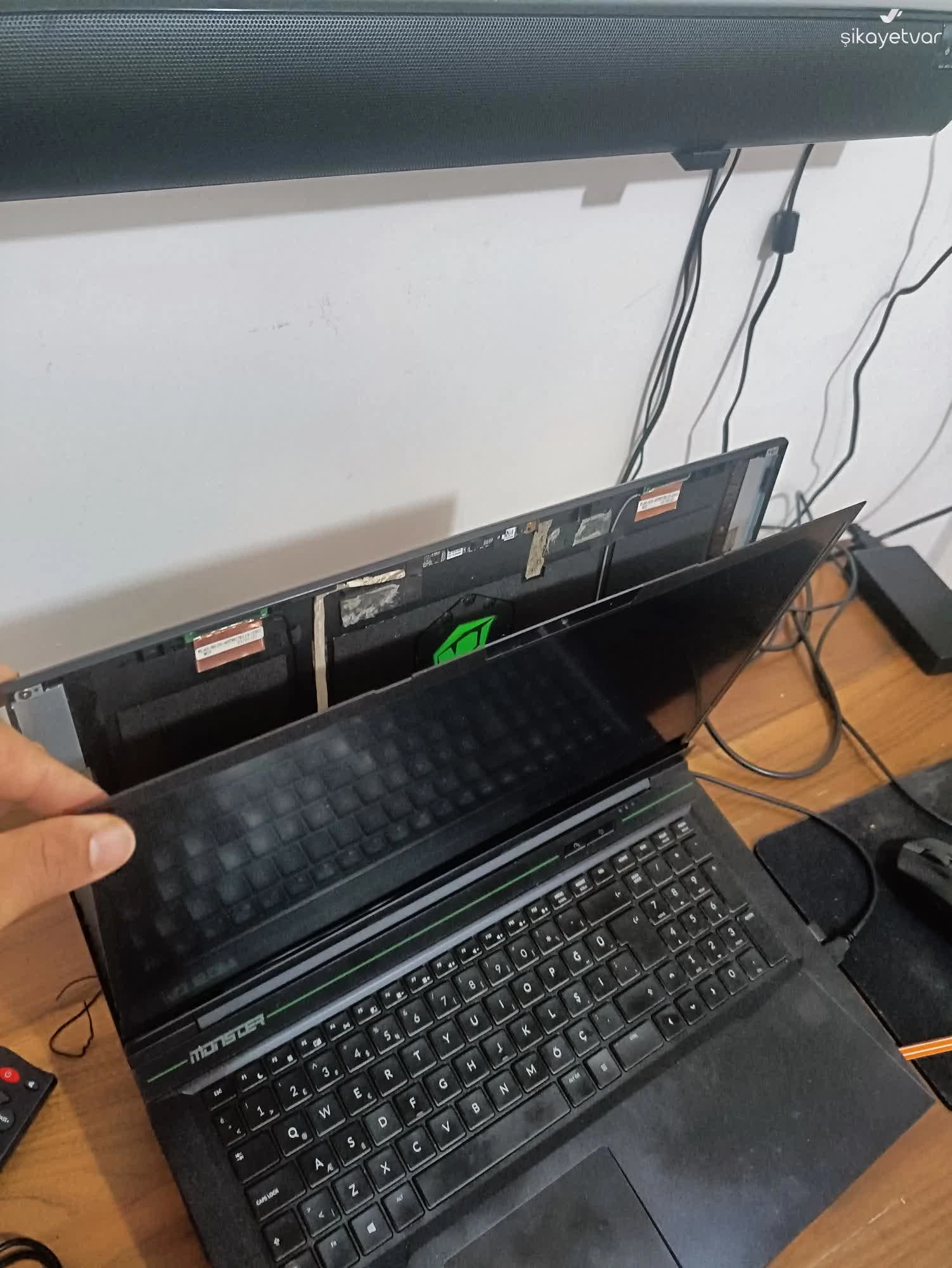 Monster Tulpar gaming ekran değişimi